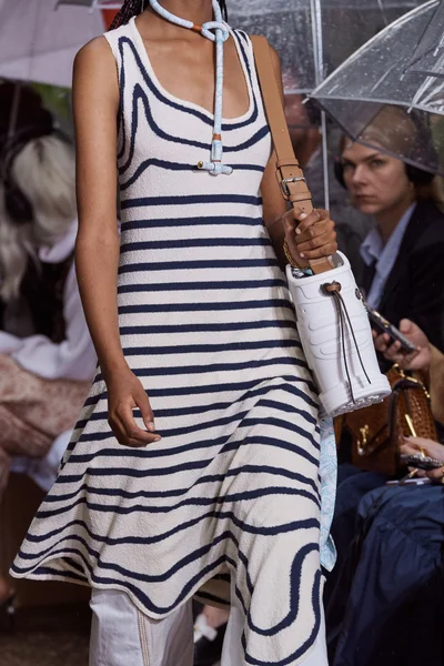 Look 35